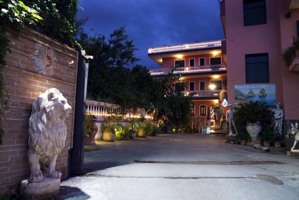 Hotel Sottovento Sant'Egidio del Monte Albino Dış mekan fotoğraf